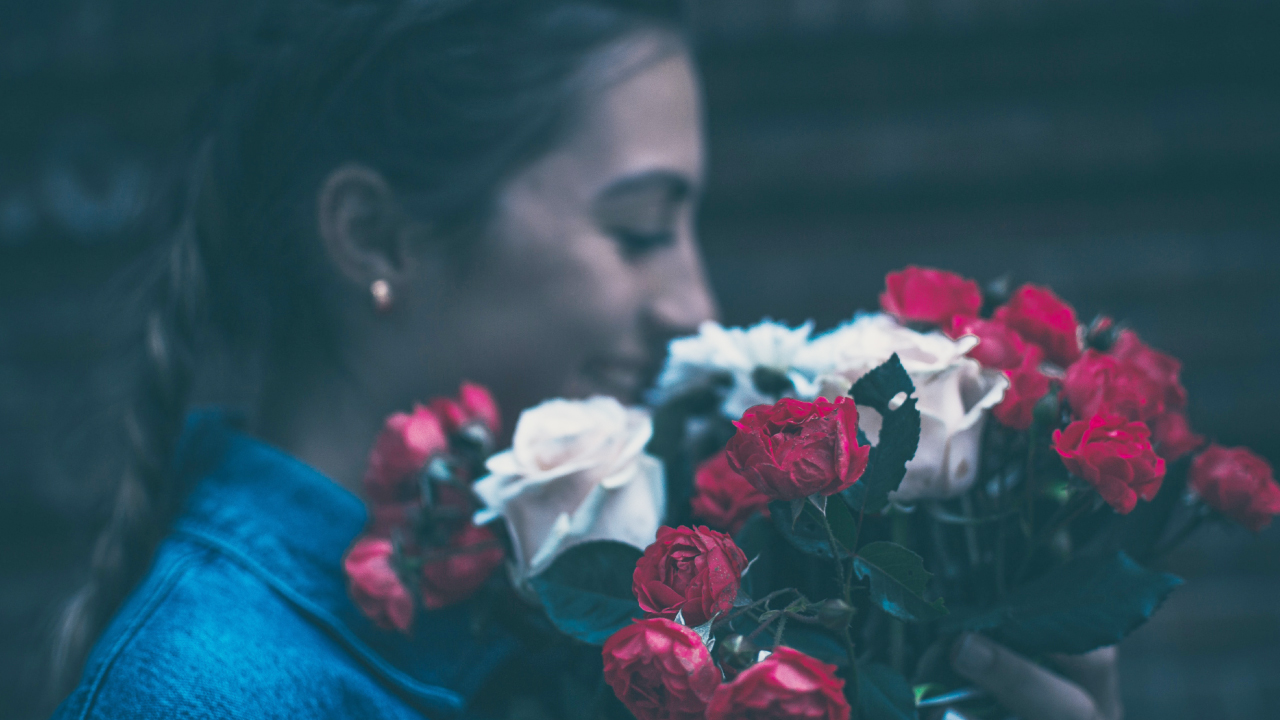 Struggling to Love Yourself? Here’s How To Overcome The Problem 